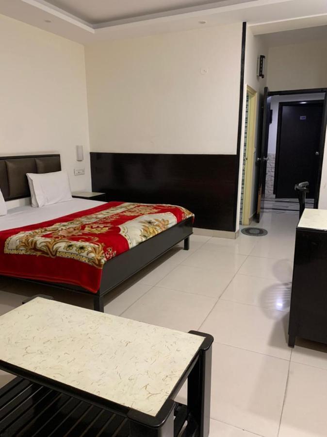 Hotel Raman'S Jagādhri Exterior photo