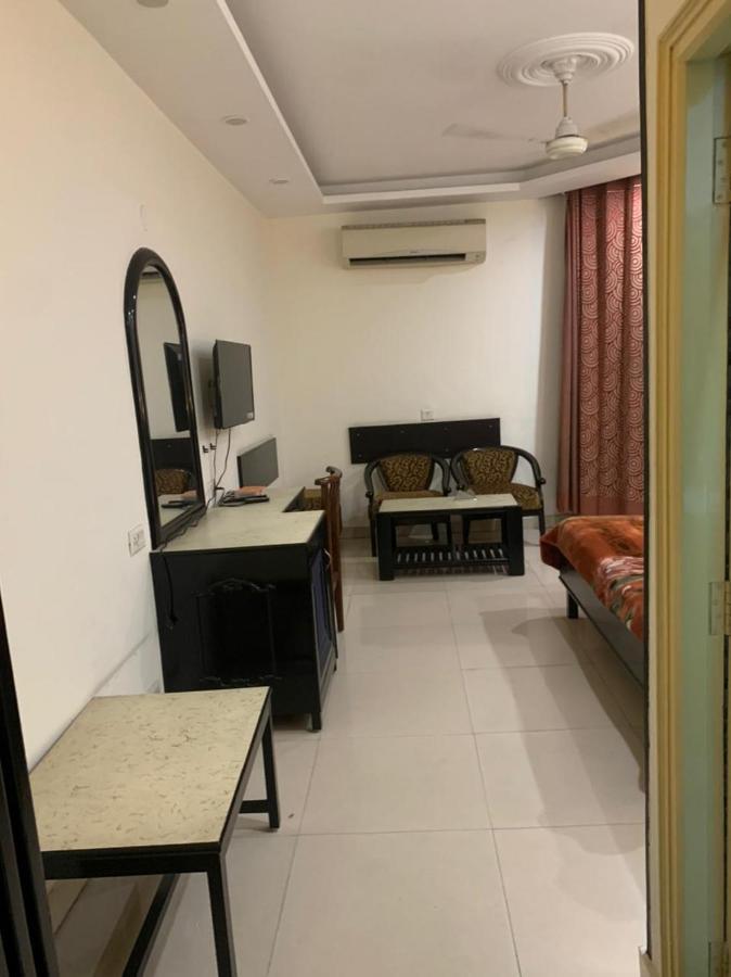 Hotel Raman'S Jagādhri Exterior photo