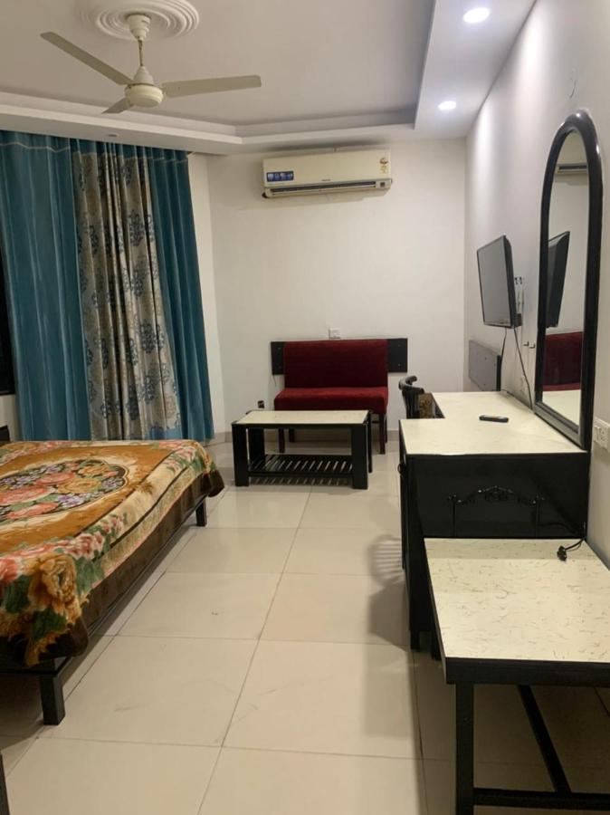 Hotel Raman'S Jagādhri Exterior photo