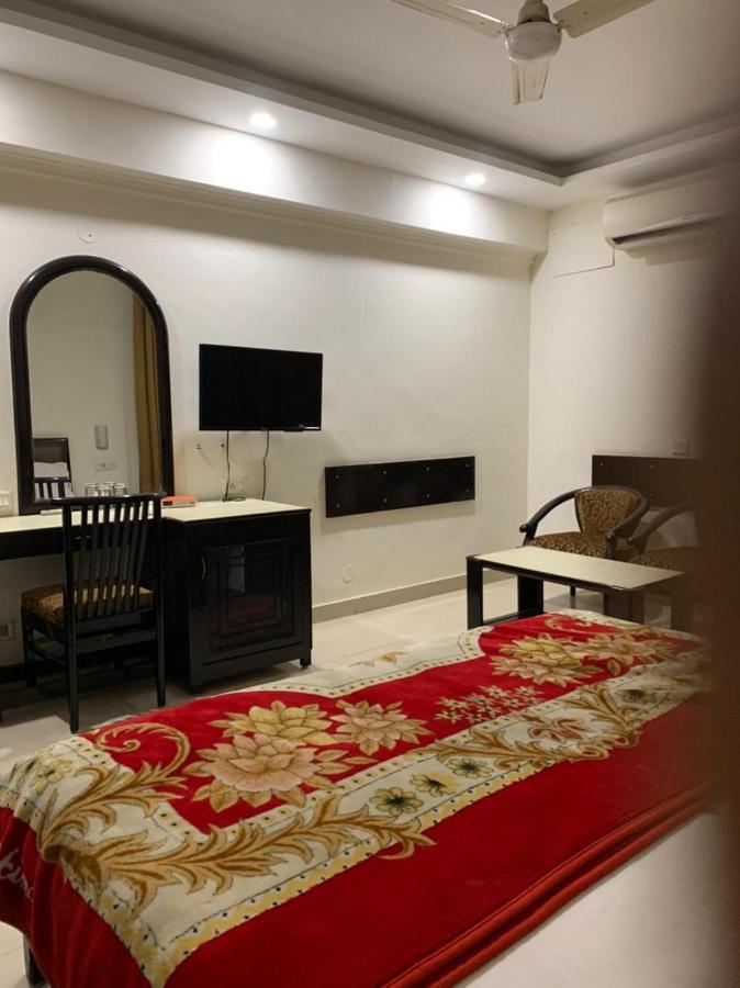 Hotel Raman'S Jagādhri Exterior photo