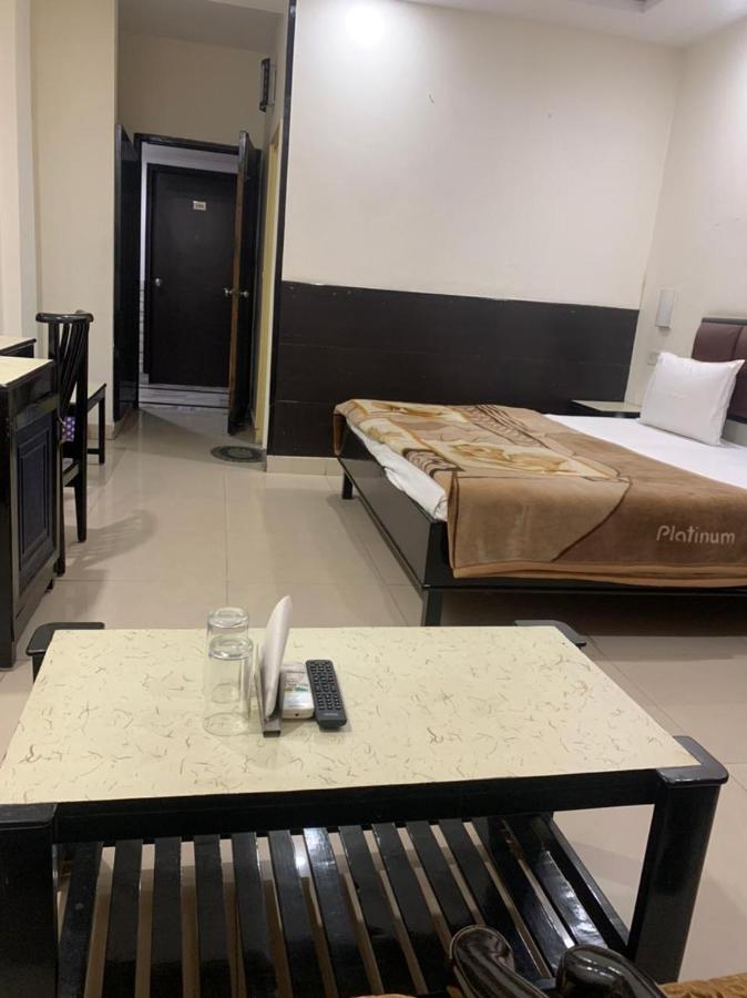 Hotel Raman'S Jagādhri Exterior photo