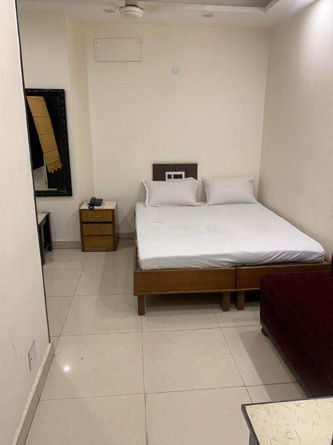 Hotel Raman'S Jagādhri Exterior photo
